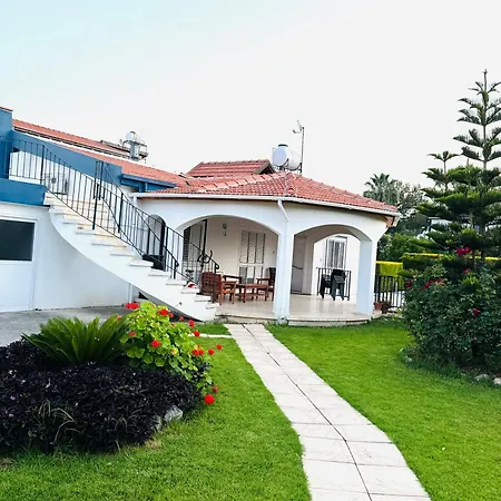 Karakum With Private Pool Kyrenia فيلة كيرينيا