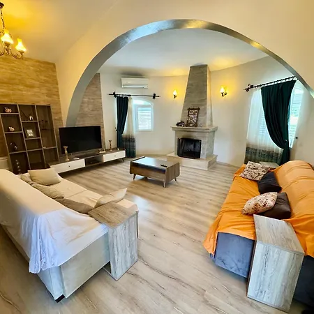 Karakum With Private Pool Kyrenia Villa