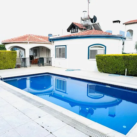 Karakum With Private Pool Kyrenia Villa Kerínia